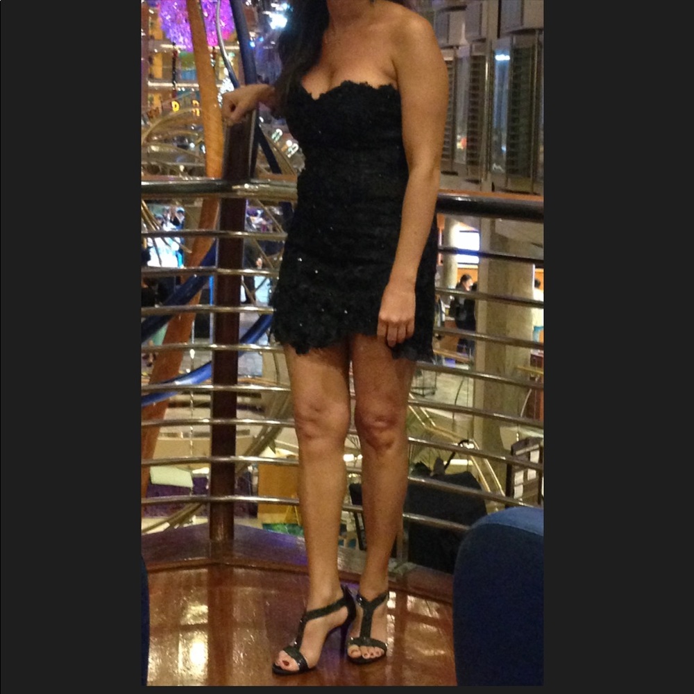 Short black cocktail / prom dress.